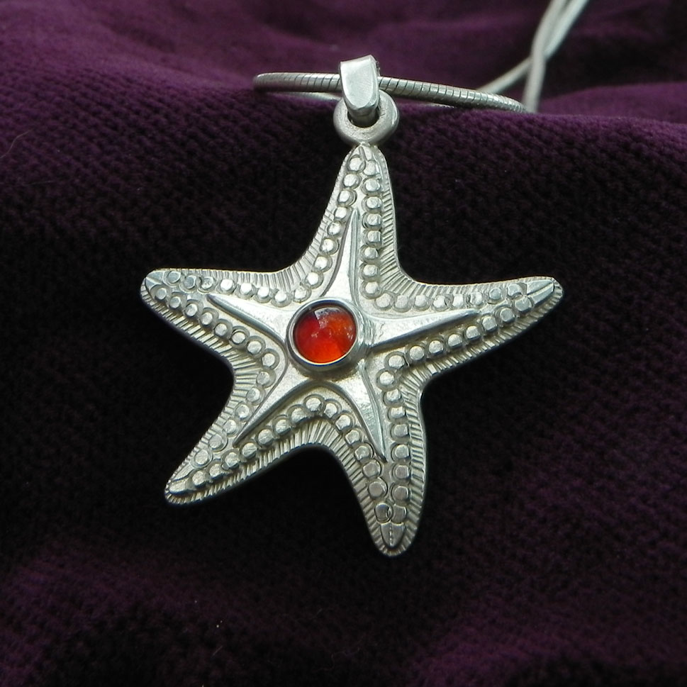 Silverpendant Starfish with Cornelian